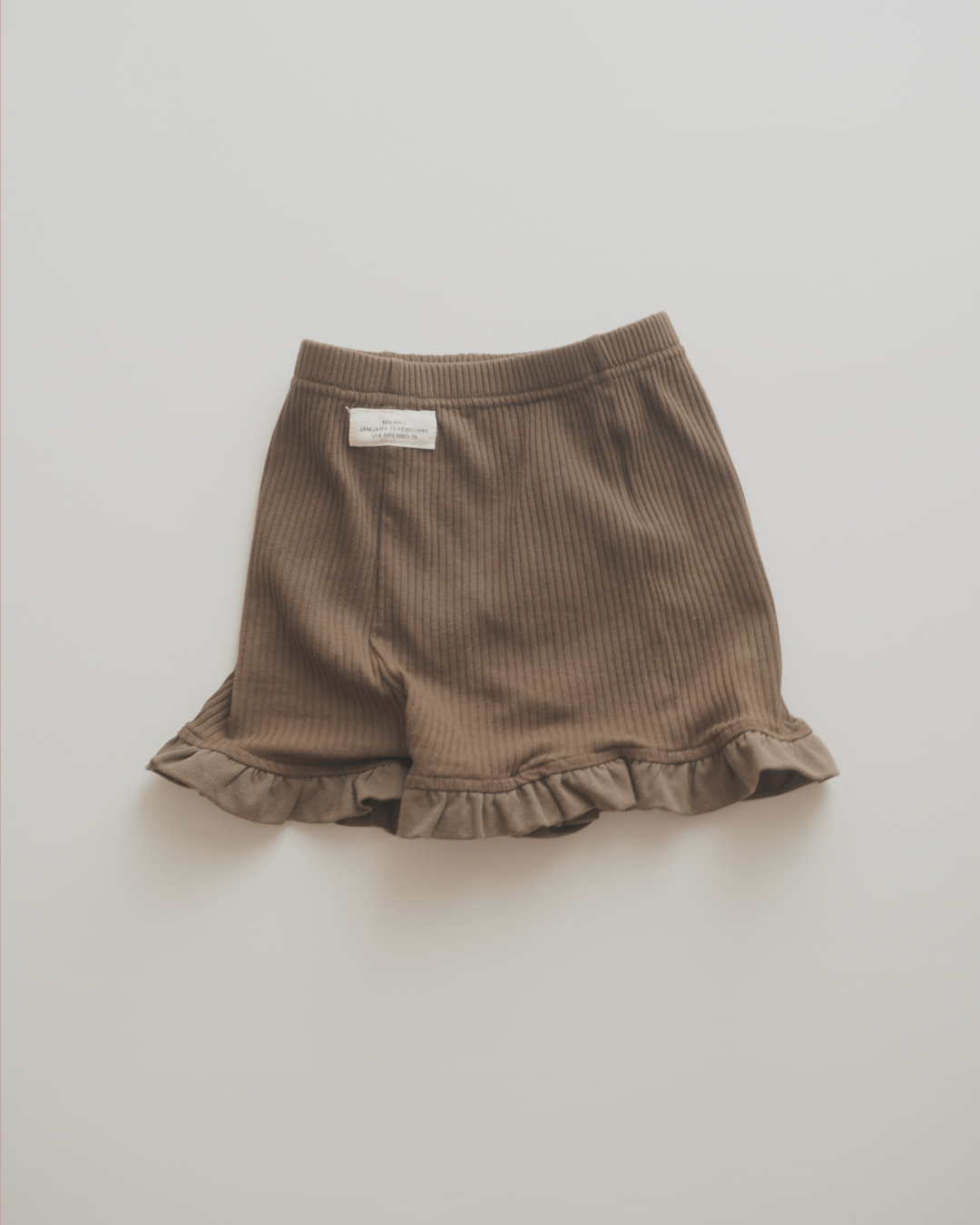 frill rib shorts