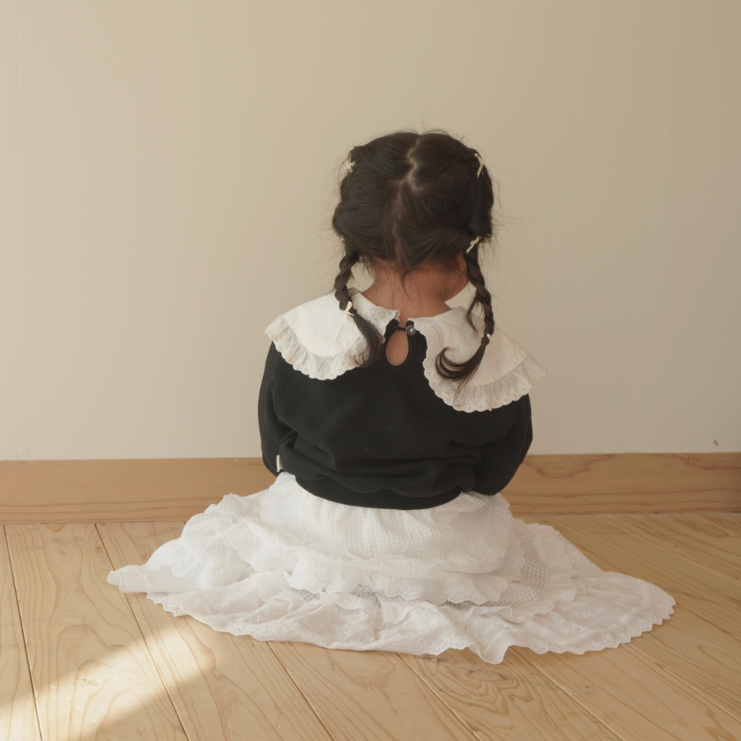 frill collar sweatshirt