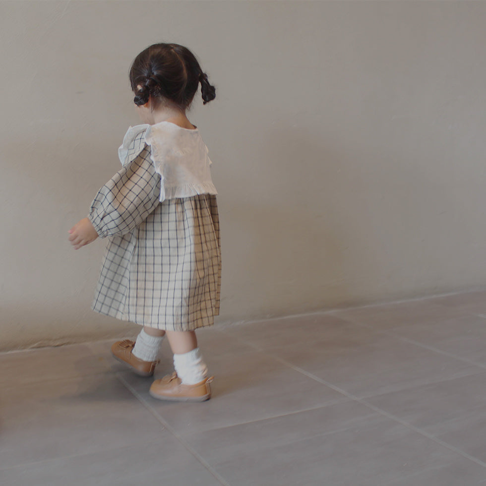 big collar dress - check