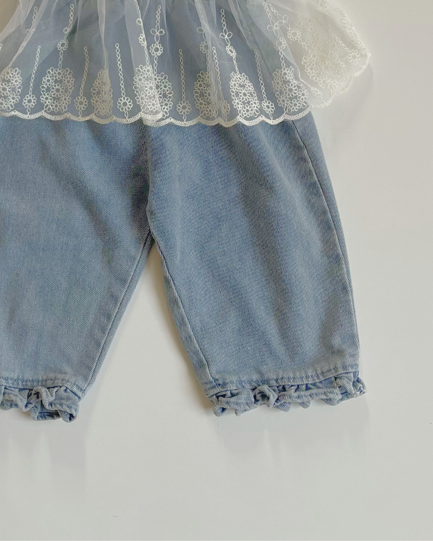 floral lace shirl + tulle ribbon vest (1).png__PID:6bf75a4c-6ad4-4fab-ae54-730e5563b3aa